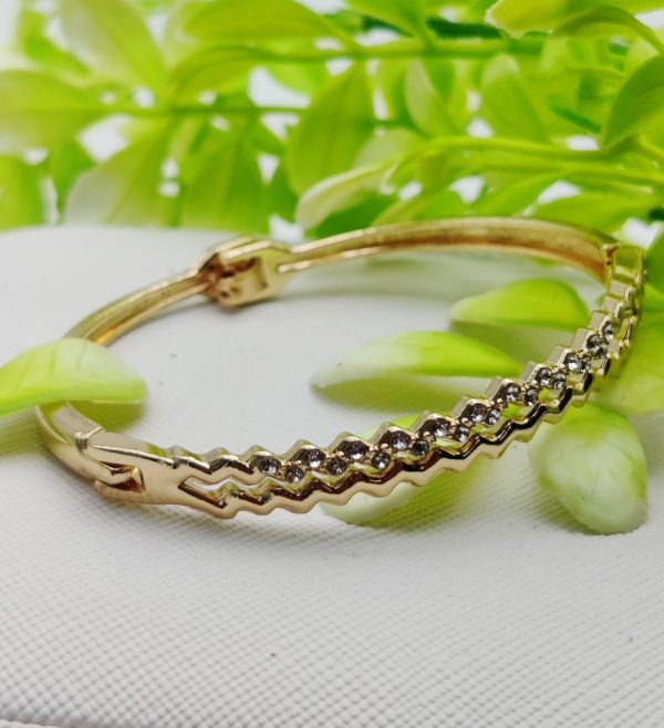 Adjustable Imported Luxury Zig-zag Crystal Bracelet