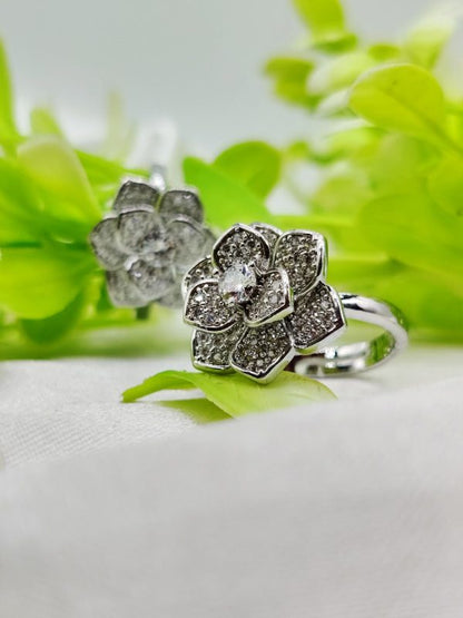 Imported Moveable Luxurious Petal Bloom Adjustable Ring
