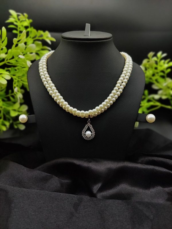 Exquisite Pearl Necklace